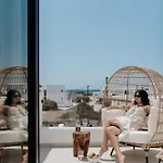 Riviera Villa *